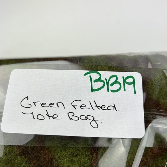 Gorgeous Green Felted Tote bag with Brown Swirl Pattern - Picture 8 of 8